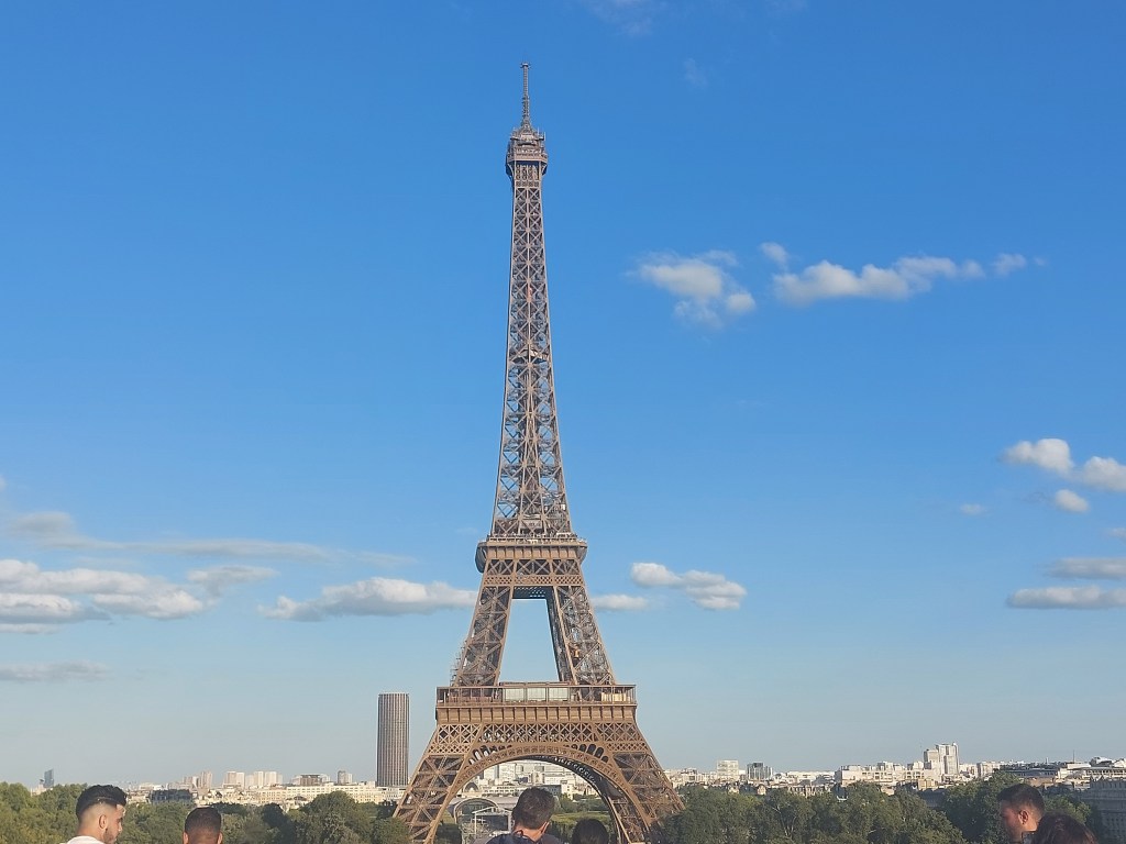 艾菲爾鐵塔 (Eiffel Tower)