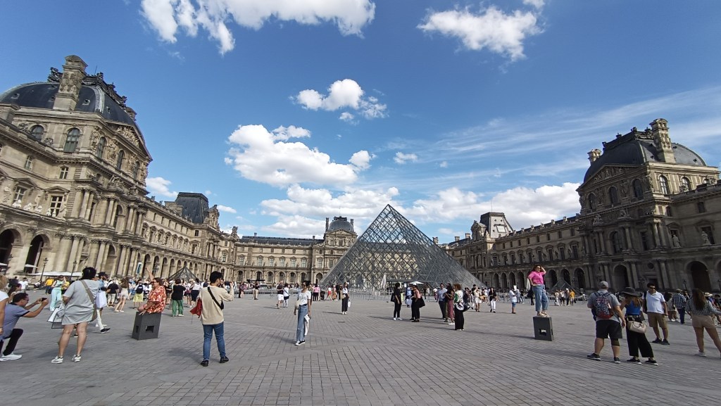 羅浮宮 (Louvre Museum)
