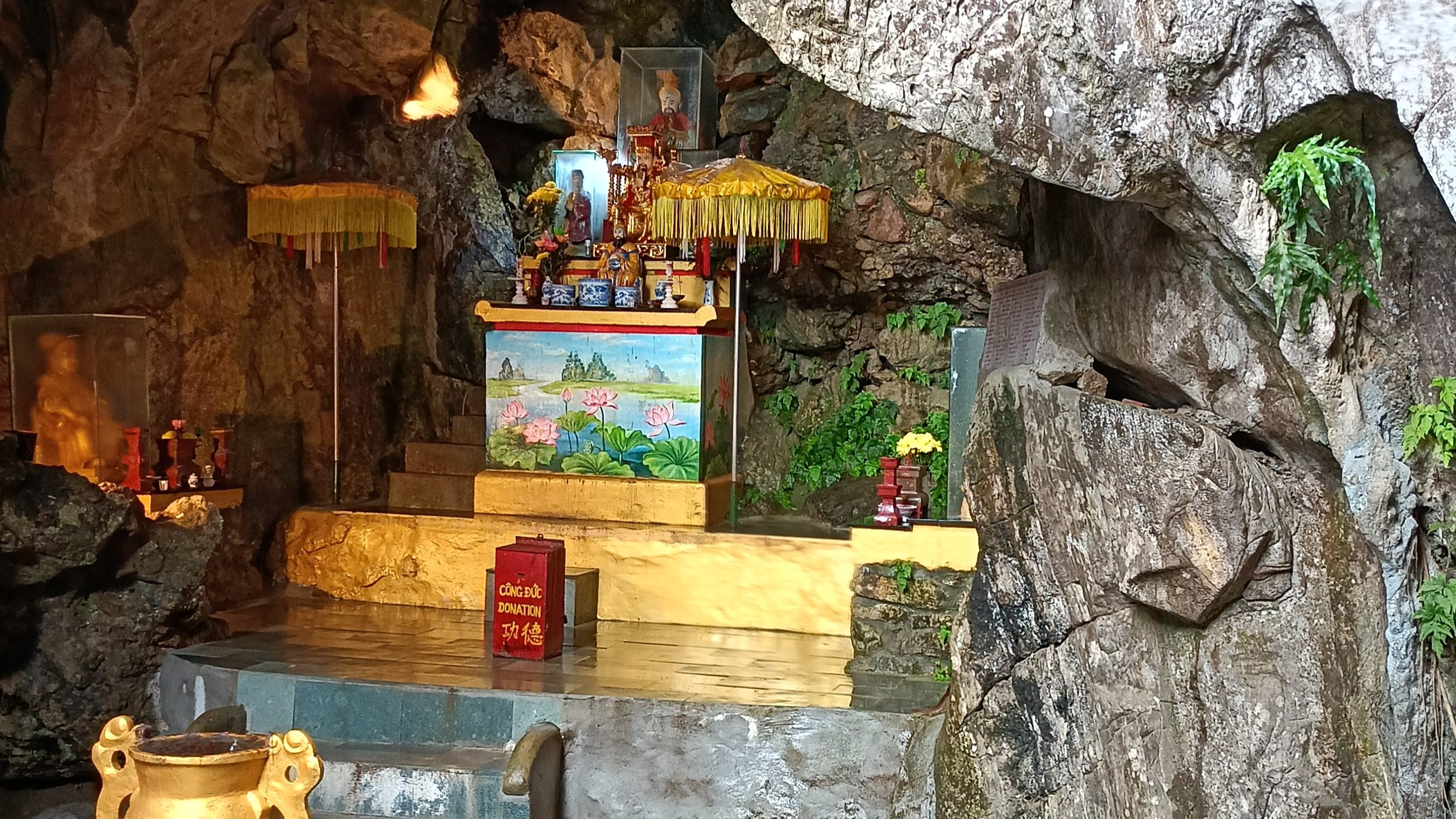 No.6 – Động Linh Nham（靈岩洞 Linh Nham Cave）